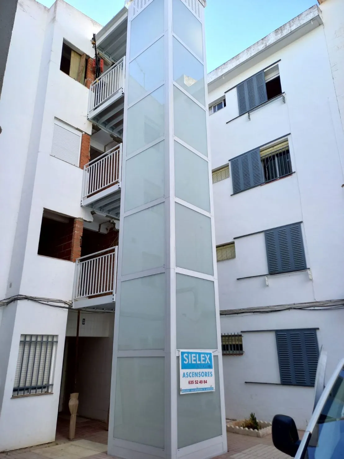 Estructura Premium con pasarela — Badajoz, España