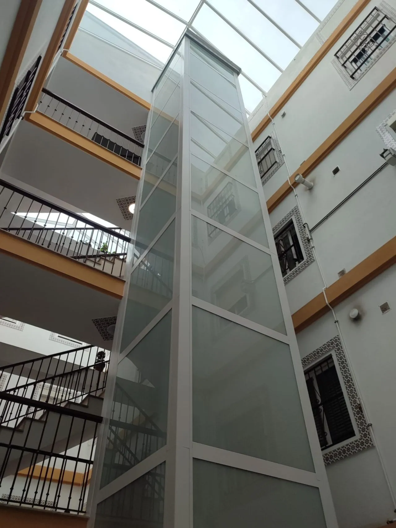 Estructura Premium · vidrio matizado — Cádiz, España